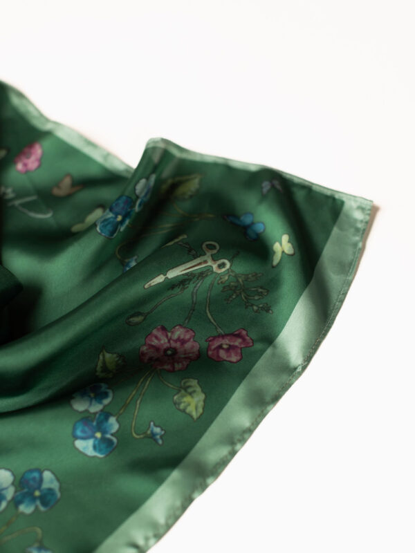 Surgeon's Garden Scarf in Green - Image 2
